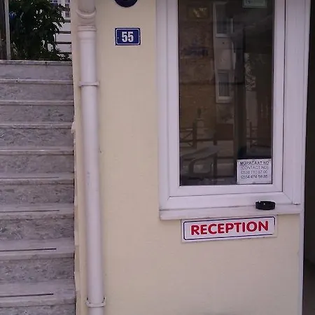 Vandrerhjem Pinara & *